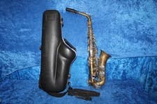 The Selmer Co.  Bundy II Alto Student Saxophone with Hard Case and Sling